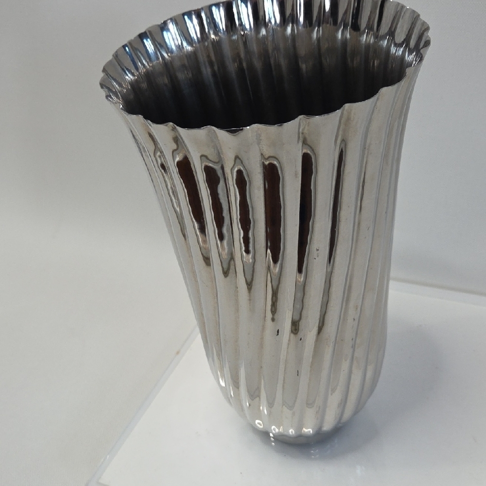 L'Objet Silver Fluted Vase - Picture 5 of 8